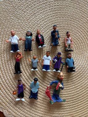 Homies figures 
Collectibles
12 count plus clown
